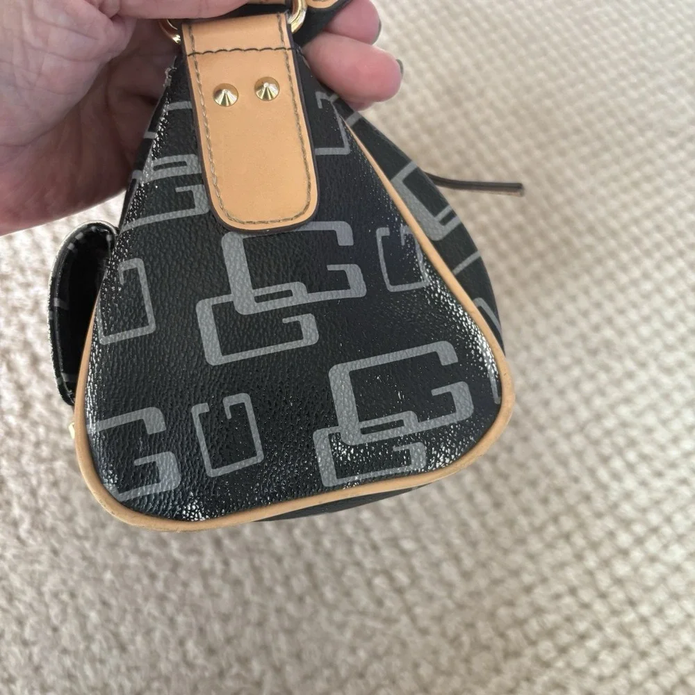 Guess Monogram Y2K 2000's Vintage Shoulder Handbag Purse Black Synthetic Leather